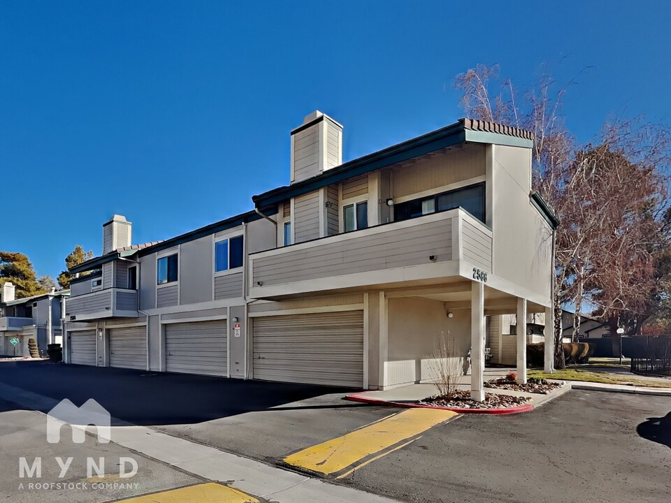 2586 Sunny Slope Dr in Sparks, NV - Building Photo