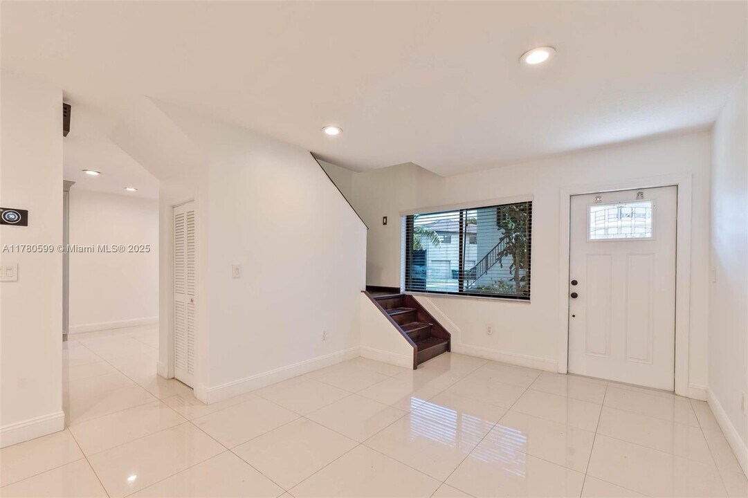 4576 SW 139th Ct in Miami, FL - Building Photo