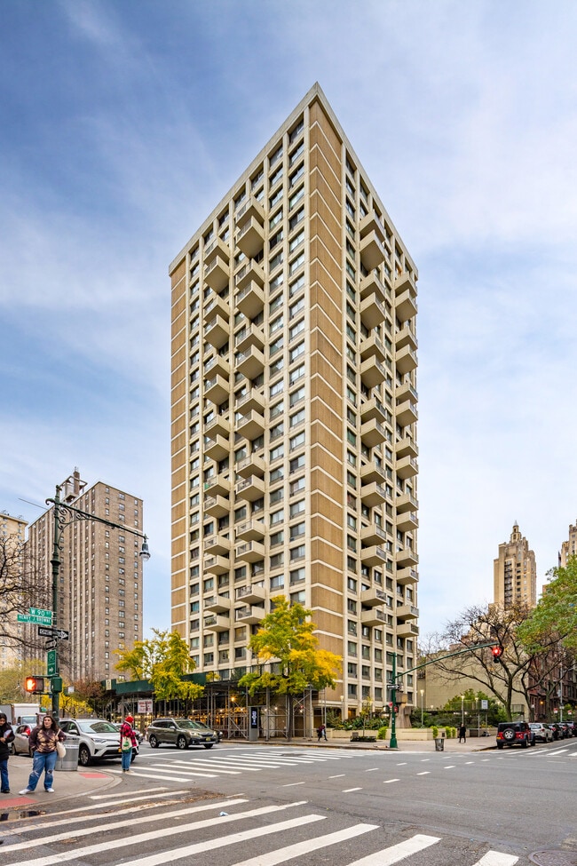 St. Martin's Tower in New York, NY - Foto de edificio - Building Photo