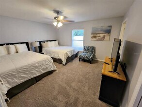 2115 Karen Dr in Lutz, FL - Building Photo - Building Photo