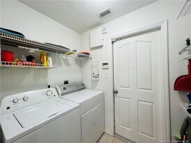 1309 Carlton Ct in Fort Pierce, FL - Building Photo