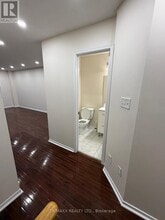 100 Brickyard Way in Brampton, ON - Building Photo - Building Photo