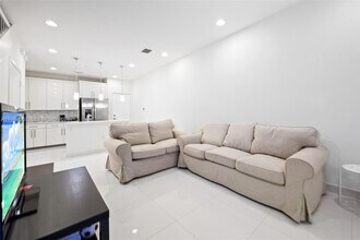 2641 NE 212th Terrace in Miami, FL - Building Photo - Building Photo