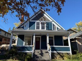 197 Morton St in Ashland, OR - Building Photo