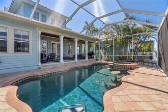 428 Islebay Dr in Apollo Beach, FL - Building Photo - Building Photo