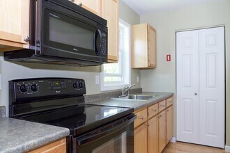 37 Decatur St in Burlington, VT - Building Photo - Building Photo