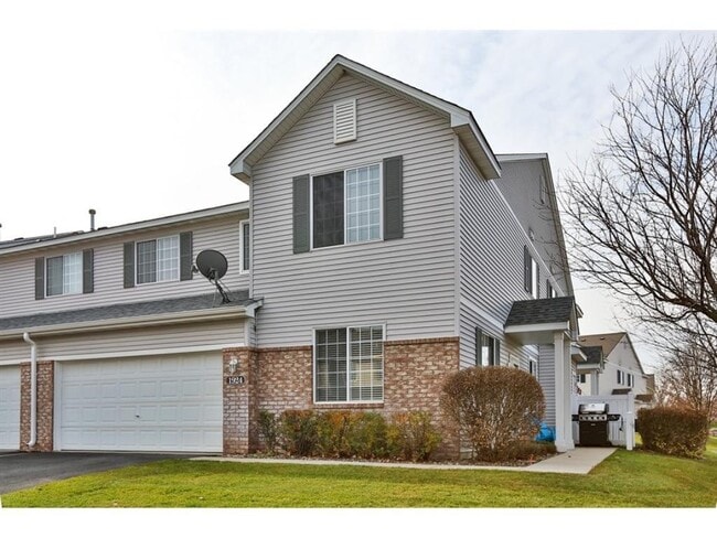 property at 1924 Mockingbird Avenue