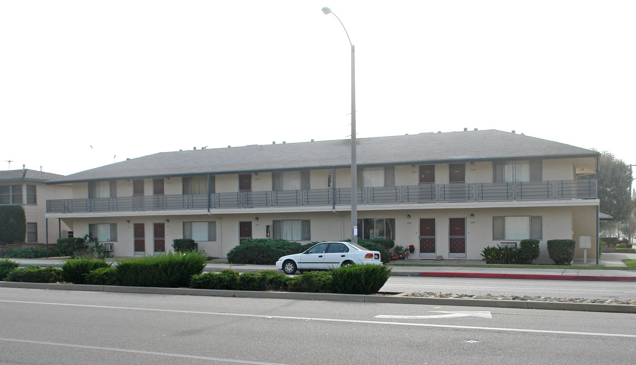 304 E Badillo St in Covina, CA - Building Photo