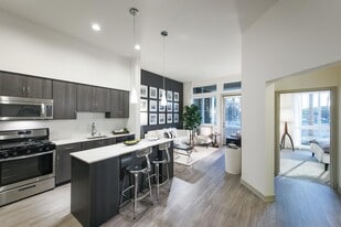 Beach & Ocean in Huntington Beach, CA - Building Photo