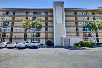 3 Royal Palm Way in Boca Raton, FL - Foto de edificio - Building Photo