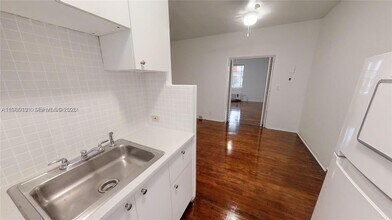 639 12th St in Miami Beach, FL - Building Photo - Building Photo