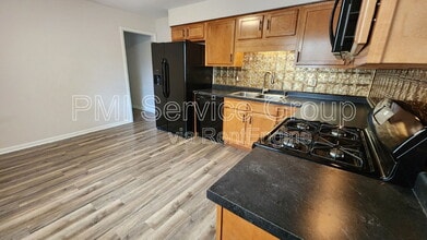 229 Hickory St in Oswego, IL - Building Photo - Building Photo