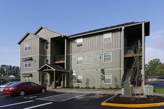 Plumtree Apartments in Albany, OR - Foto de edificio - Building Photo