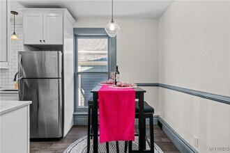58 Cottage St in Buffalo, NY - Building Photo - Building Photo
