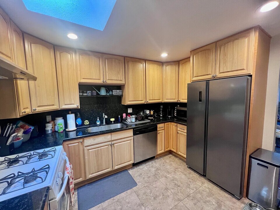 357 N Grant St in San Mateo, CA - Building Photo