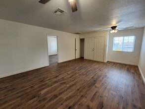 2210 Mariposa Ave in Las Vegas, NV - Building Photo - Building Photo