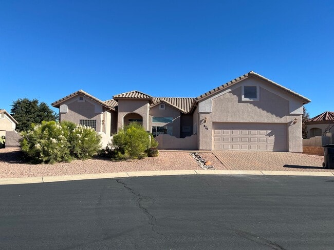 property at 925 S Pine Ridge Ct