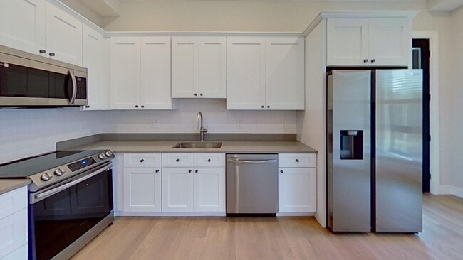 16 Highgate St, Unit 101 in Boston, MA - Building Photo - Building Photo