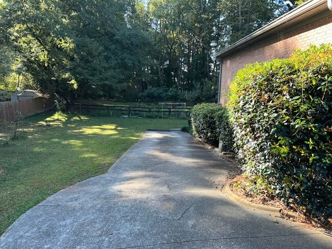 4079 Sardis Church Rd in Buford, GA - Building Photo - Building Photo