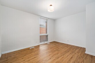 604 W Armitage Ave in Chicago, IL - Building Photo - Building Photo