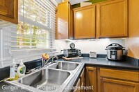 127 Crookham Ct photo'