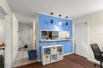 3921 SW 34th St, Unit 204 in Gainesville, FL - Foto de edificio - Building Photo