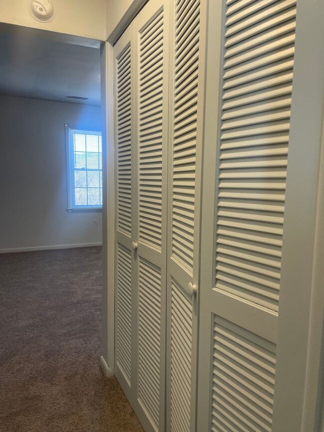 6491 Carefree Ln in Hollins, VA - Foto de edificio - Building Photo