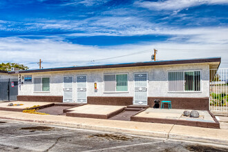 2317-2401 Sunrise Ave in Las Vegas, NV - Building Photo - Primary Photo