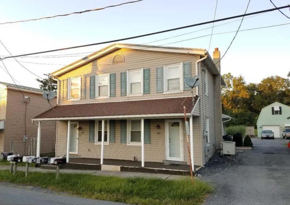 48 N Sheridan Rd, Unit 48 in Newmanstown, PA - Foto de edificio