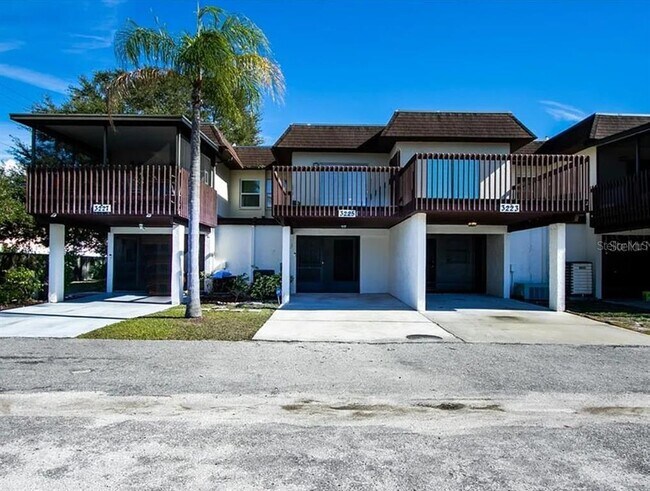 3225 Ramblewood Dr N in Sarasota, FL - Building Photo - Building Photo