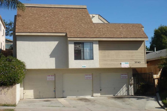 3745 Swift Ave in San Diego, CA - Building Photo - Building Photo