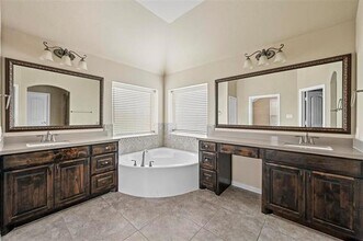 7116 Isle Royale Ln in Irving, TX - Building Photo - Building Photo