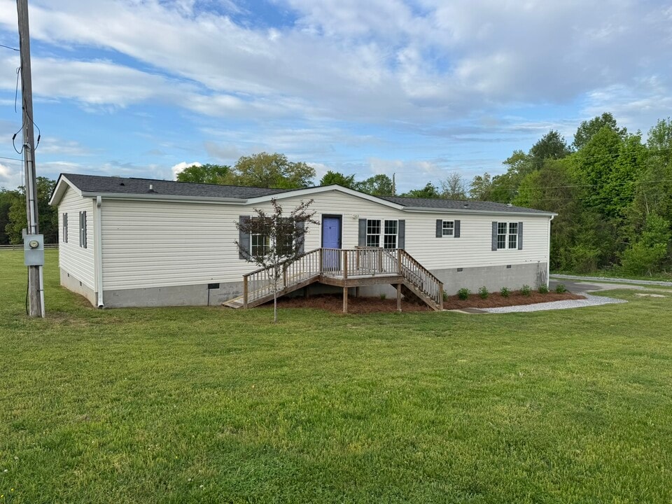 8909 Garrison Dr in Knoxville, TN - Foto de edificio