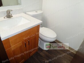 33033-33035 22nd Pl S in Federal Way, WA - Building Photo - Building Photo