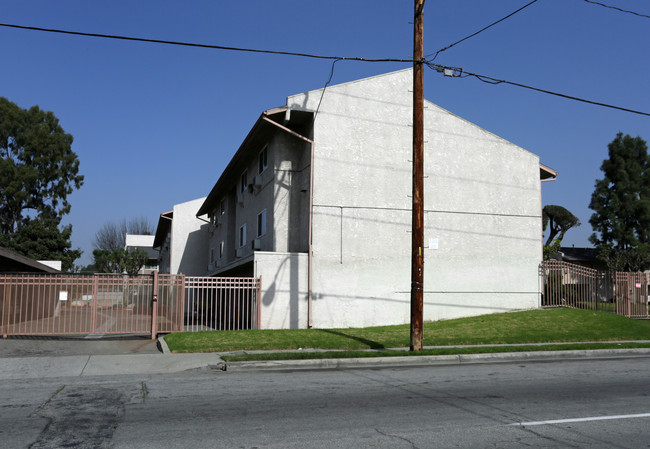 Lutheran Gardens in Compton, CA - Building Photo - Building Photo