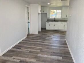 402 Vine St, Unit A in Exeter, CA - Building Photo - Building Photo