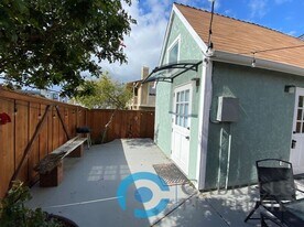 401 N Horne St in Oceanside, CA - Building Photo