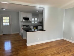 45 Pioneer Ln in Southampton, NY - Foto de edificio - Building Photo