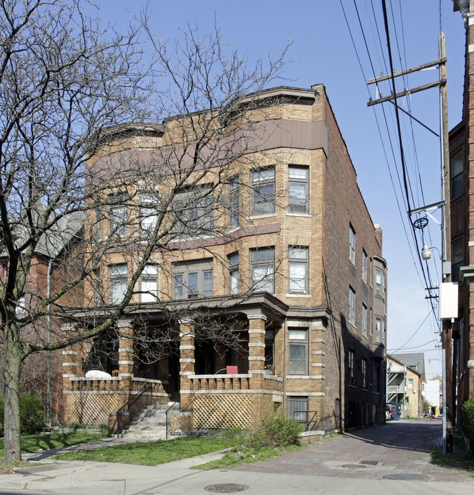 Netherland in Detroit, MI - Foto de edificio