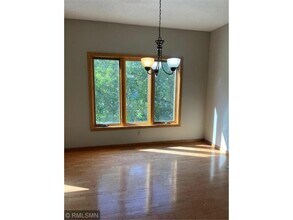 1493 Summit Shores Dr in Burnsville, MN - Building Photo - Building Photo