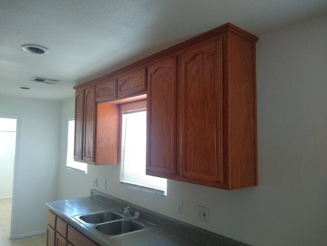 5-6265 Olive St in Bakersfield, CA - Building Photo - Building Photo