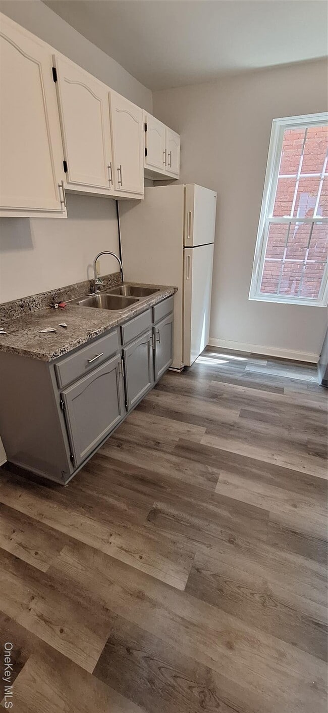 property at 200 N Hamilton St