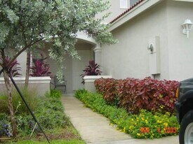 7052 Hawks Nest Terrace in Riviera Beach, FL - Building Photo