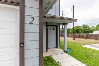 6265 Eddie Way in San Antonio, TX - Building Photo - Building Photo