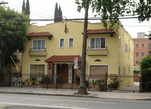 5650 Franklin Ave in Los Angeles, CA - Building Photo - Building Photo