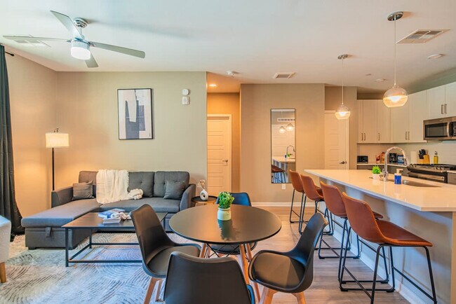 777 E Stella Ln in Phoenix, AZ - Building Photo - Building Photo