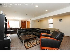 1222 W Diversey Pkwy in Chicago, IL - Building Photo - Building Photo