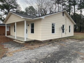 4935 Walnut Dr in Fayetteville, NC - Foto de edificio - Building Photo