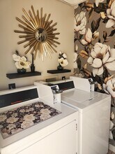 131 Montana St, Unit E in Monrovia, CA - Building Photo - Building Photo