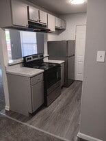 Pinetree Place Apartments in Memphis, TN - Building Photo